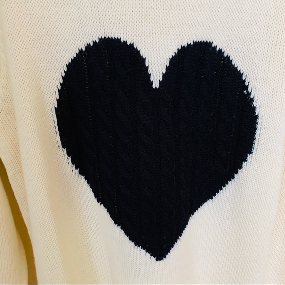 Cute Sweater with Heart - Picture 3 of 3
